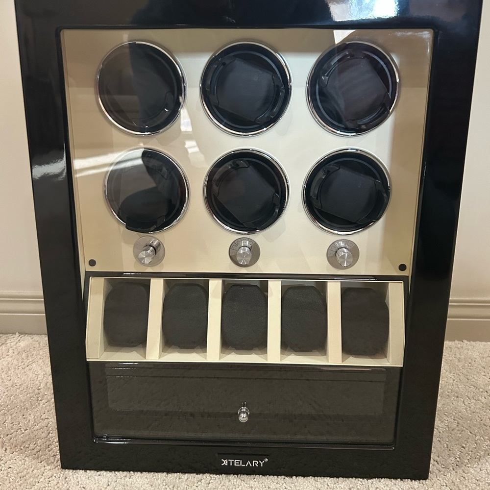 XTELARY -  Glossy Black and Cream Watch Winder